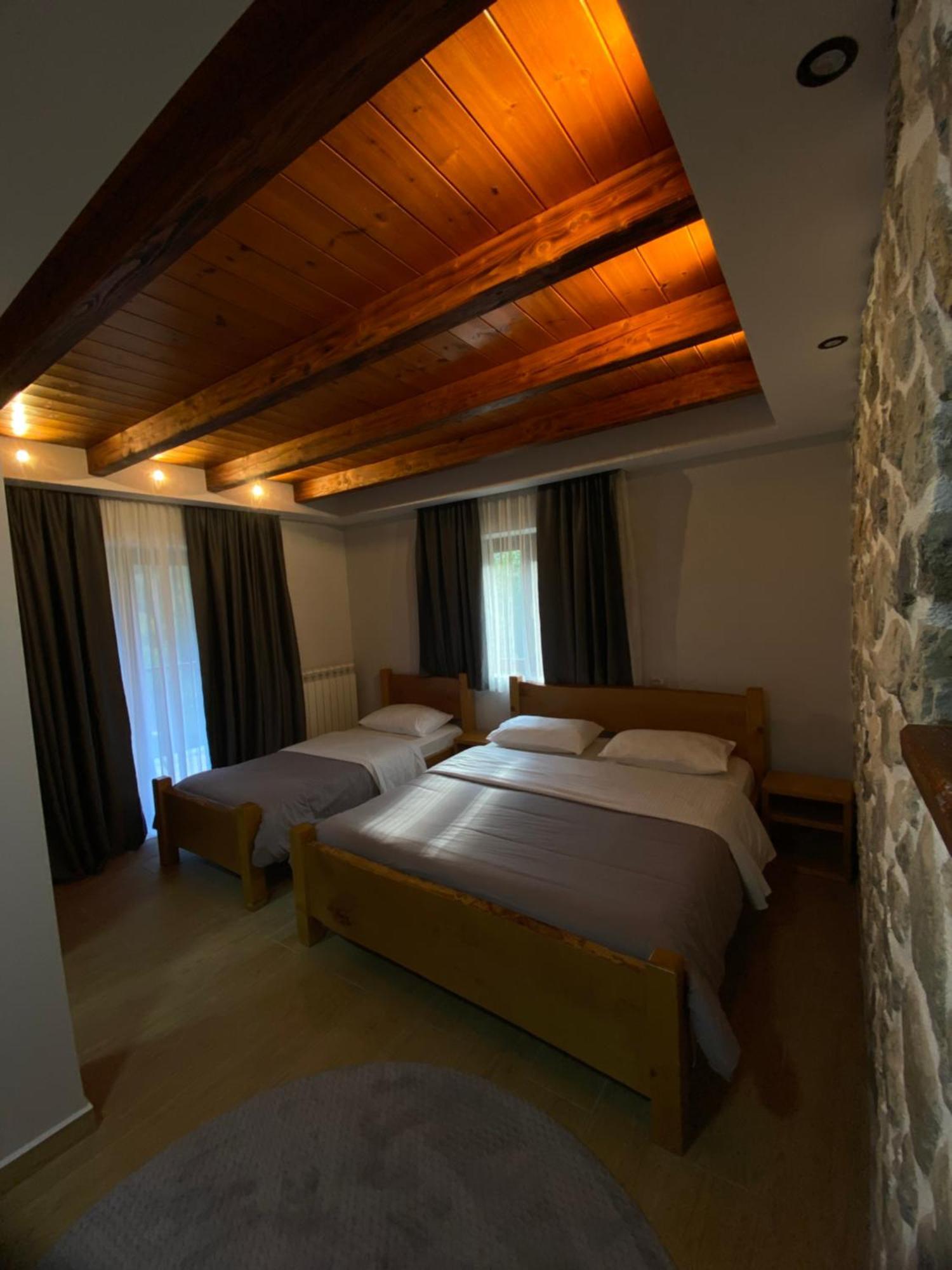 Hotel Jezerca Theth Buitenkant foto