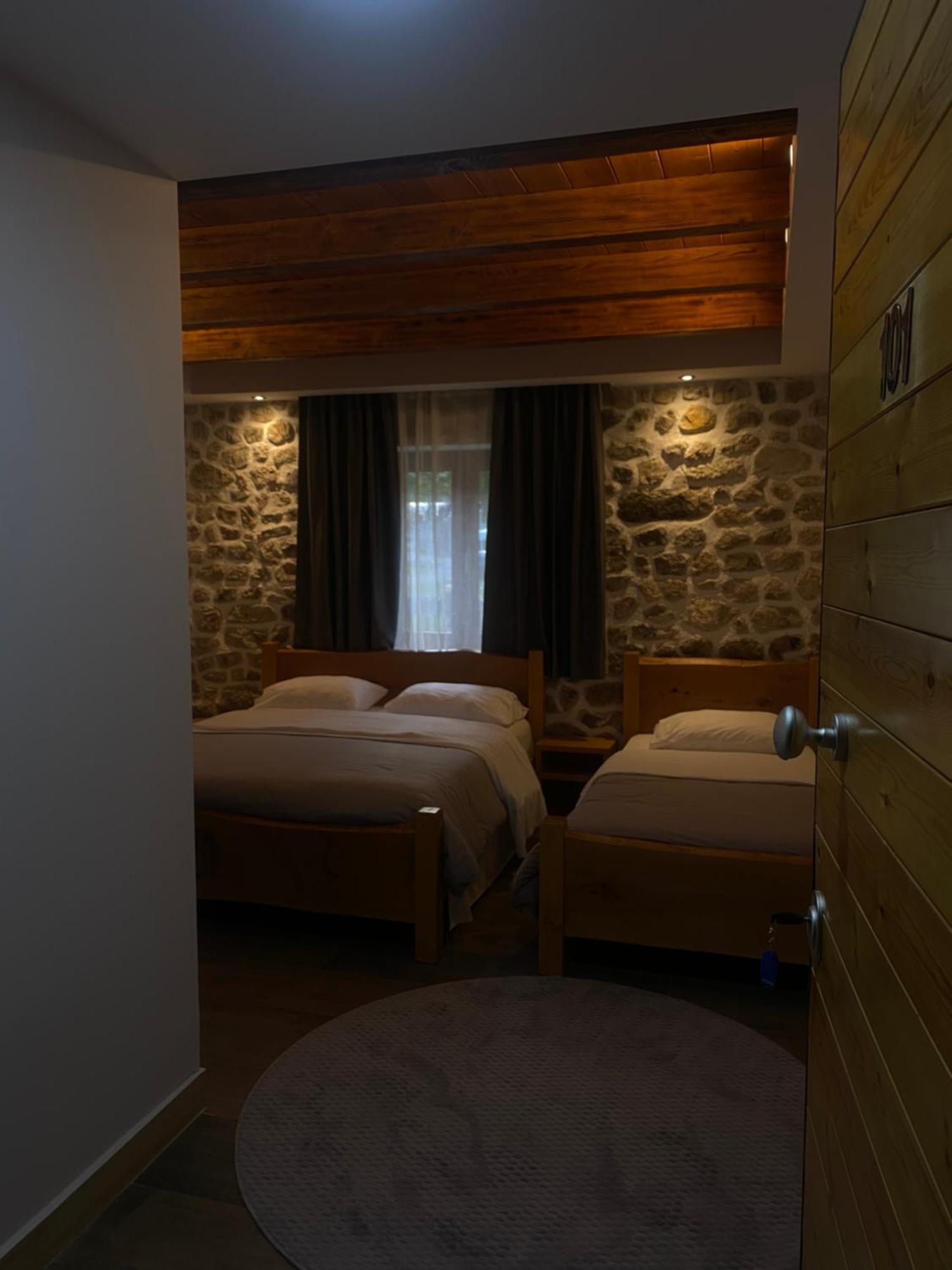 Hotel Jezerca Theth Buitenkant foto